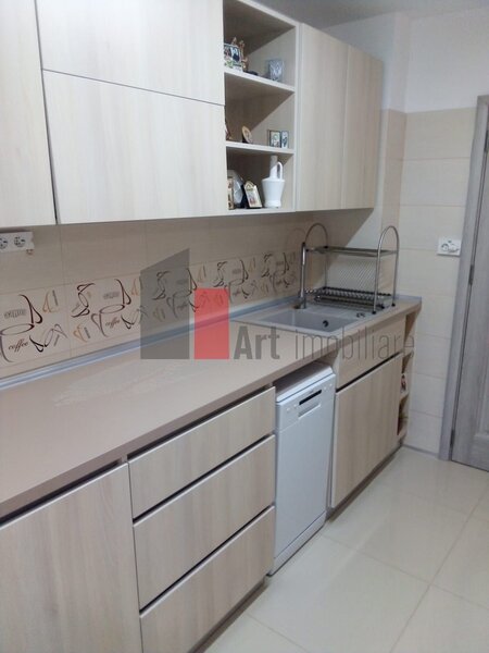 Drumul Gazarului, Moldoveni, vanzare apartament 4 camere decomandat